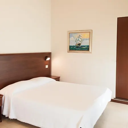מלון Metropol 3*